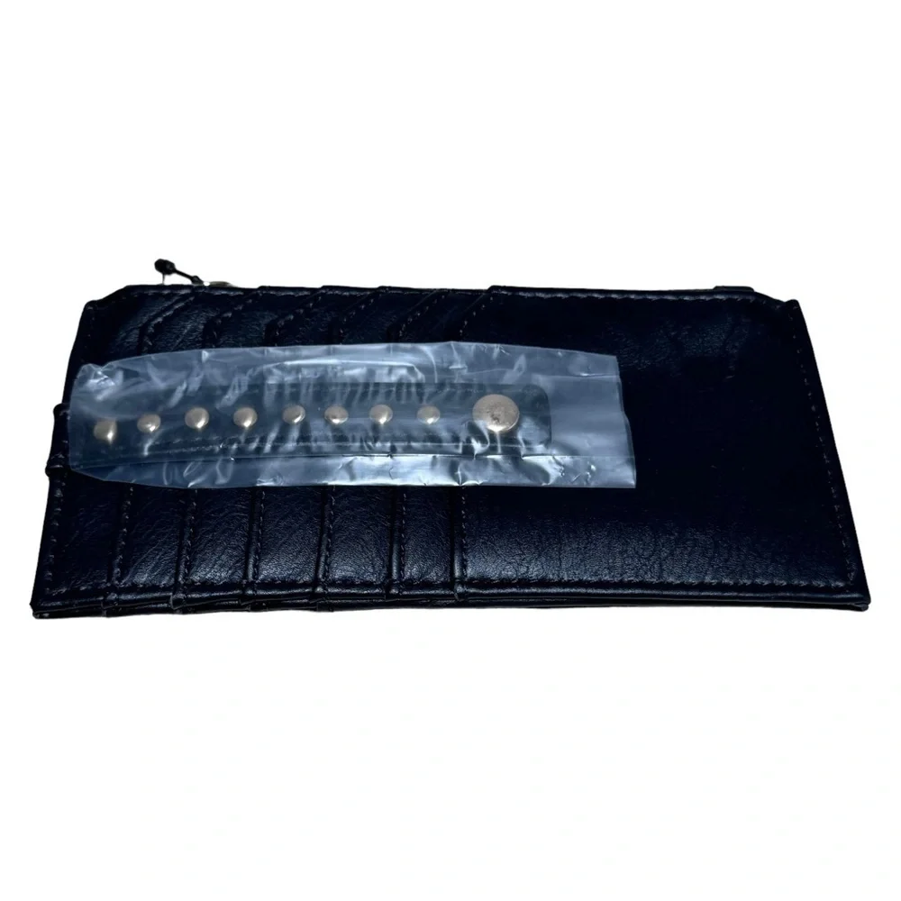 NWT INC International Concepts Leather Cardholder